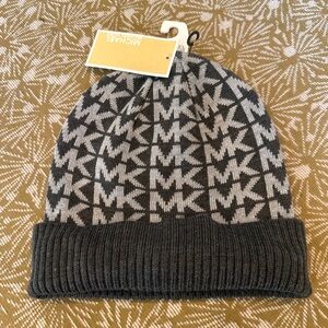 NWT Michael Kors women's cuffed beanie in gray